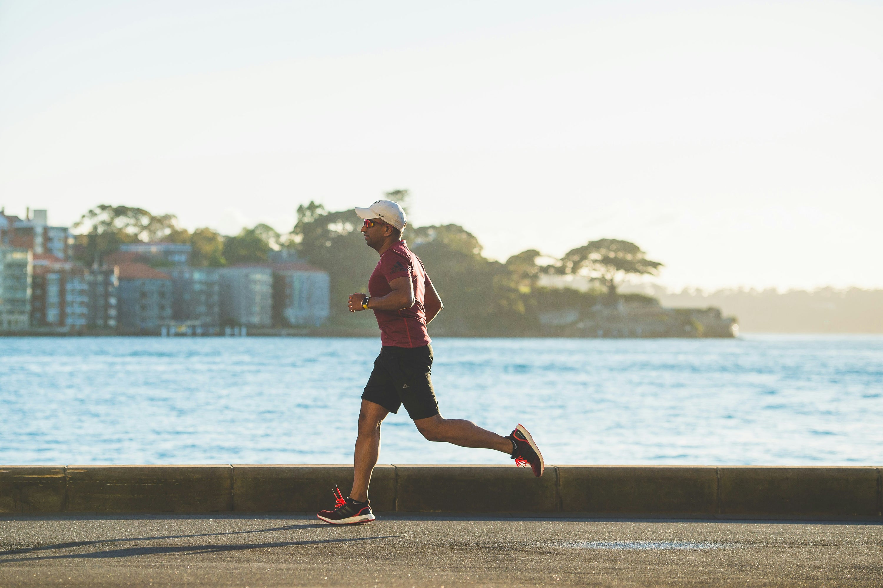 Man engaging in physical activity to improve the gut microbiota